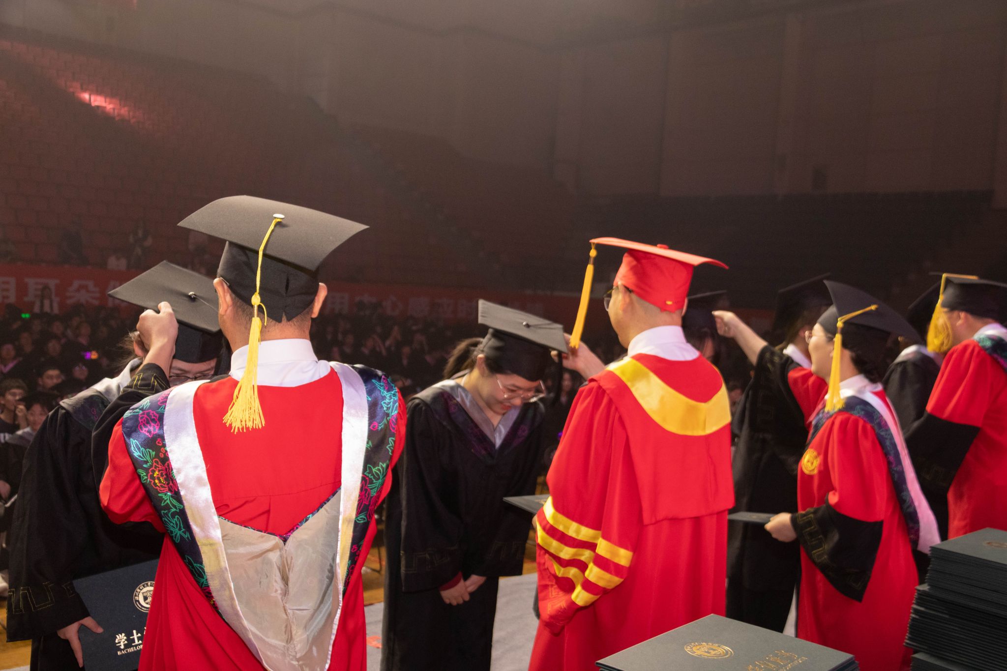 仁济学院举行2024届毕业生(第一批)毕业典礼暨学位授予仪式